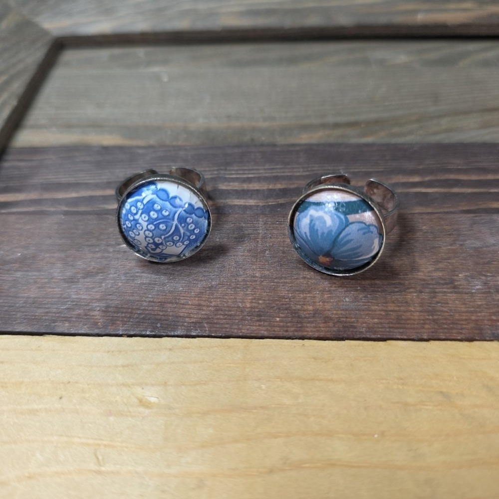 2‎ Vtg Adjustable Women's Blue Floral Tile Look Rings